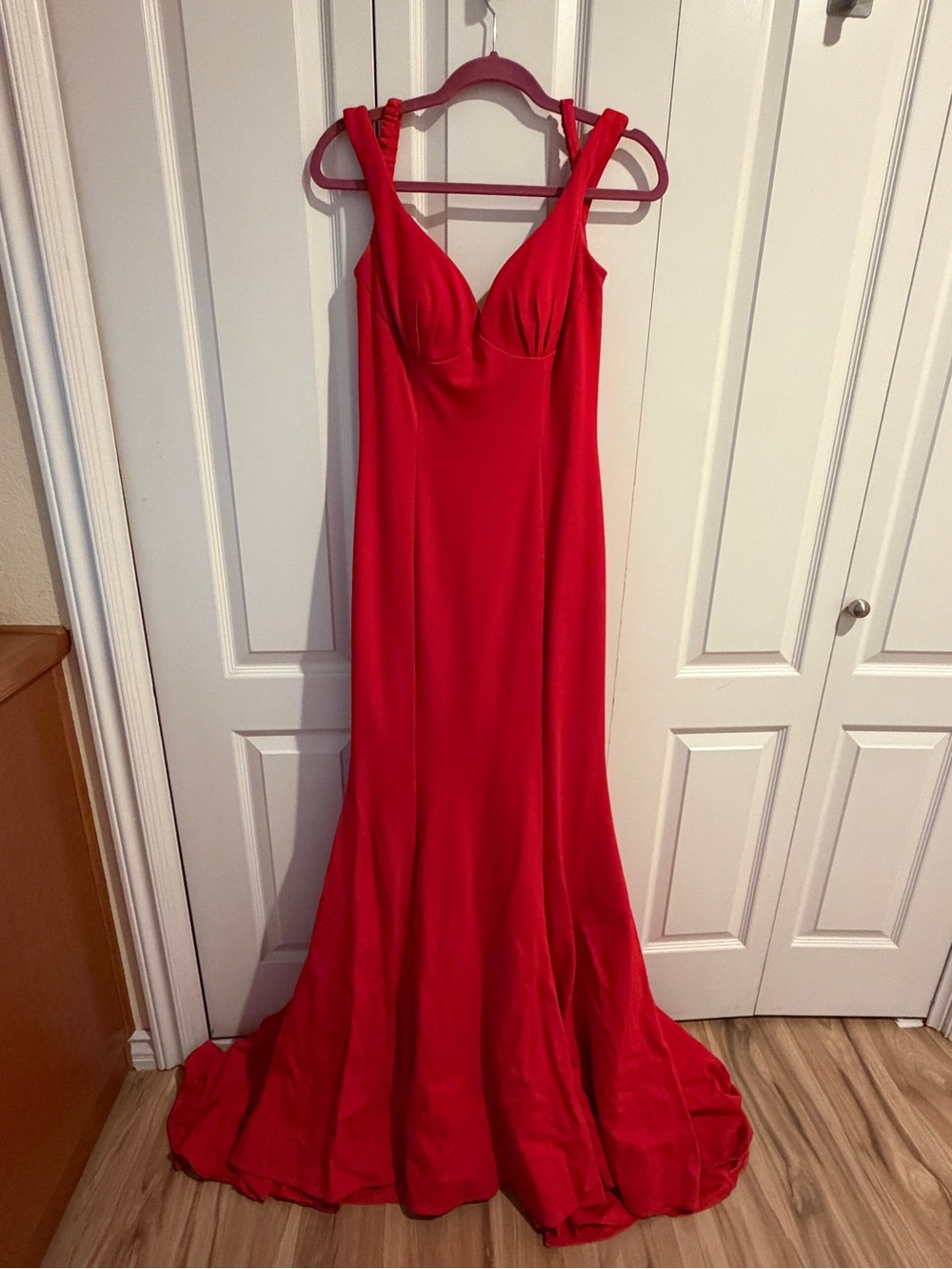 SHERRI HILL Red formal Evening Gown